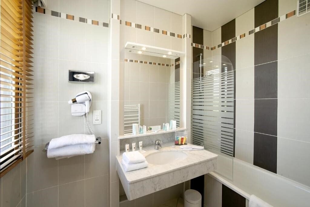 Картинка Albert 1er Rueil-Malmaison 4*
