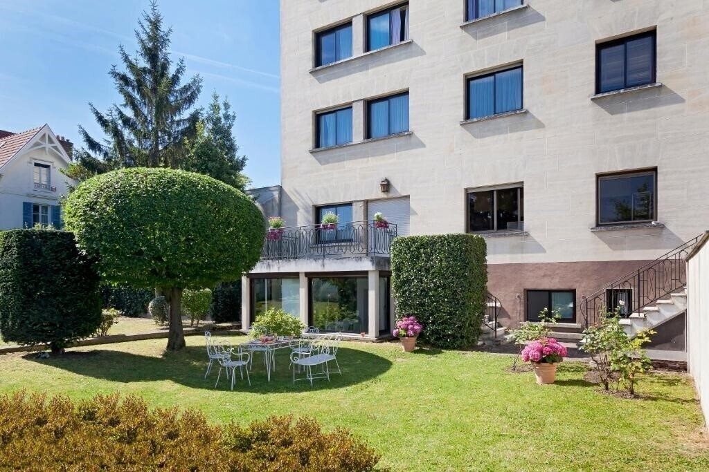 Фото Albert 1er Rueil-Malmaison 4*