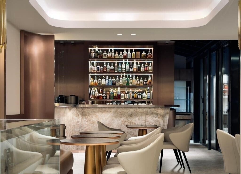 Отель Perpetual Elysee Montaigne 4*