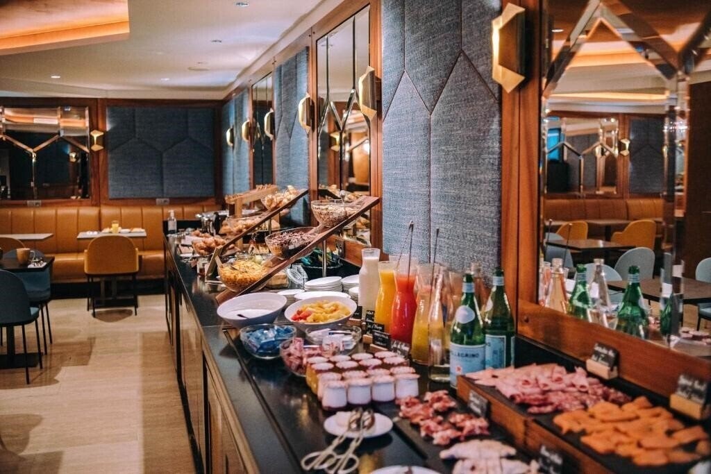 Фотография Eiffel Blomet Hotel 4*