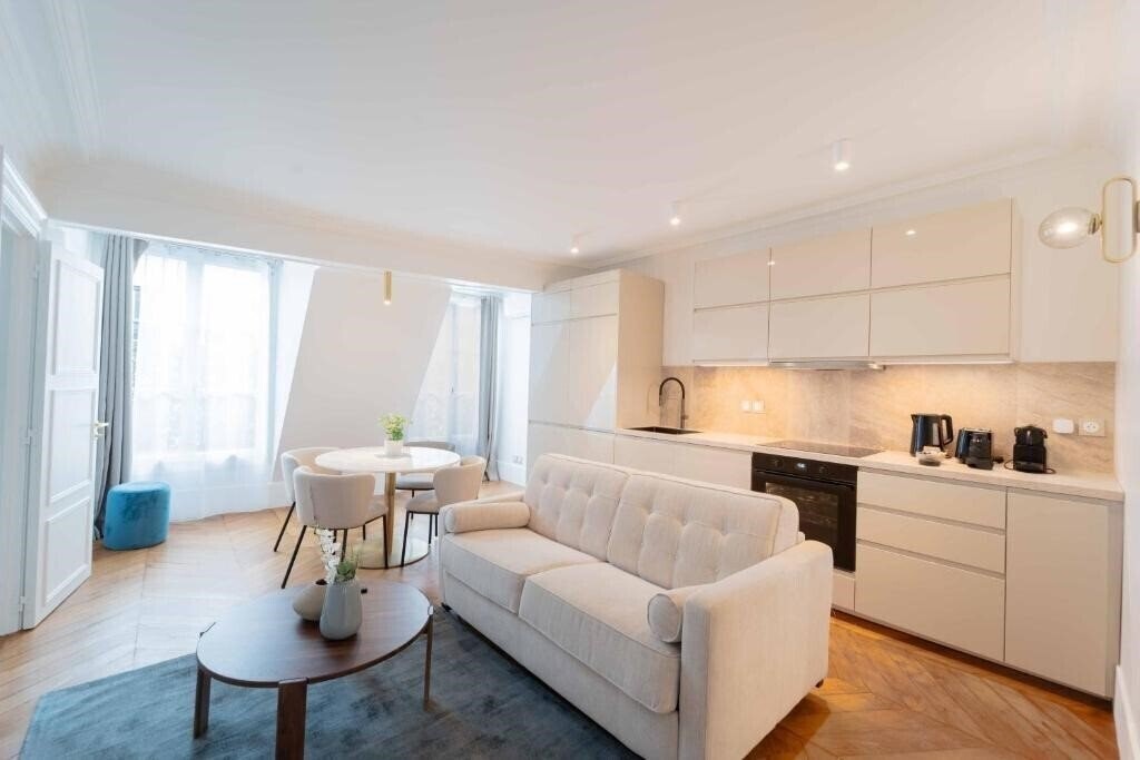 Отель Quartier Libre Madeleine 4*