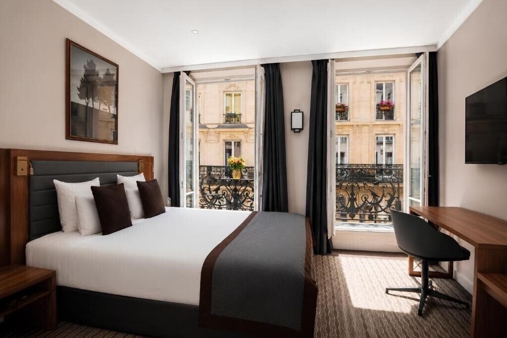 Отель Hotel Mayflower Opera 4*