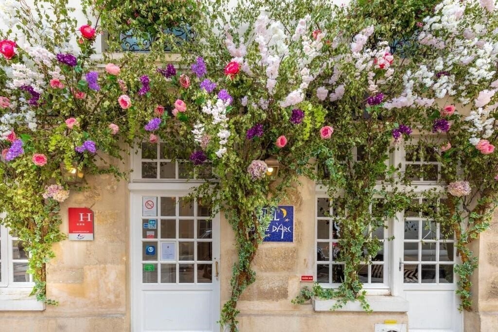 Готель Jeanne D'arc Le Marais 3*
