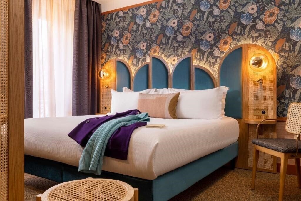 Отель Jardin De Cluny 4*
