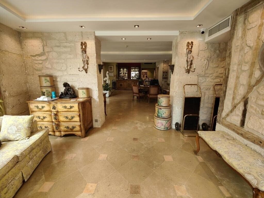 Отель Hotel Relais Medicis 4*