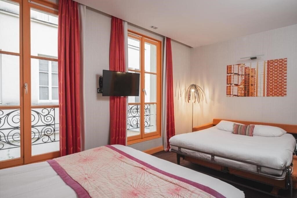 Фото Le Petit Paris 4*