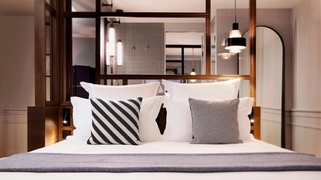 Отель Maison Elle Paris 4*