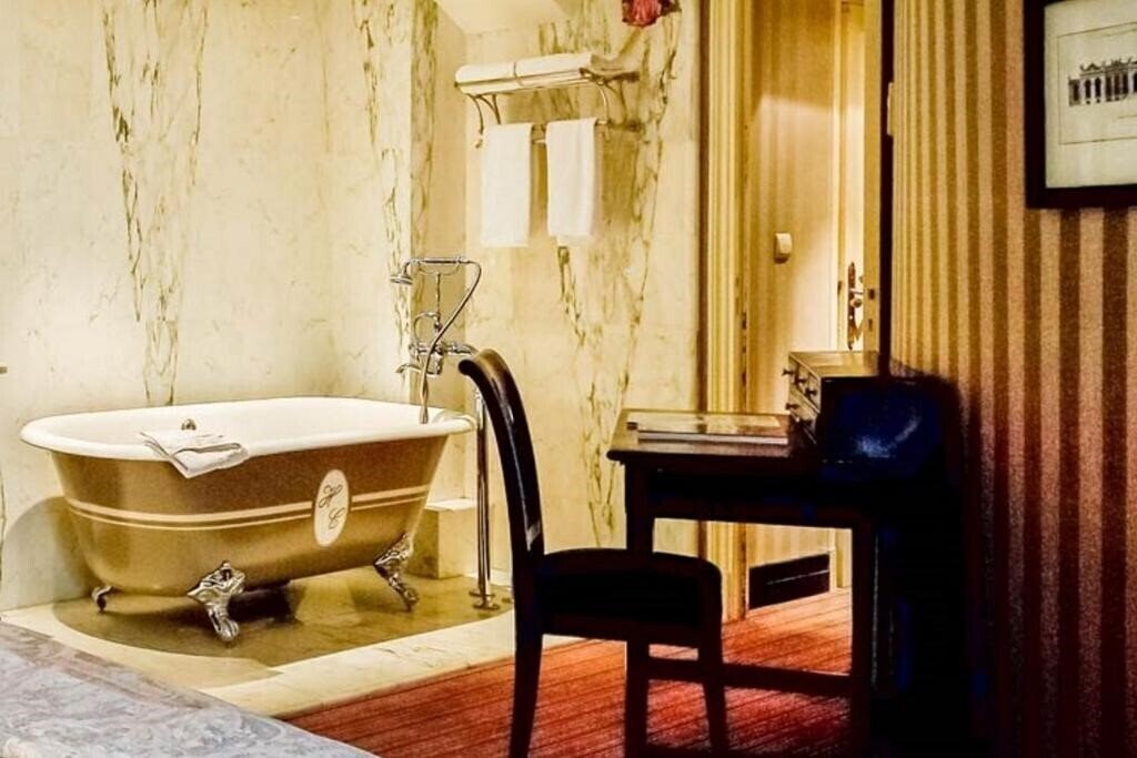 Картинка Hotel Du Romancier 4*