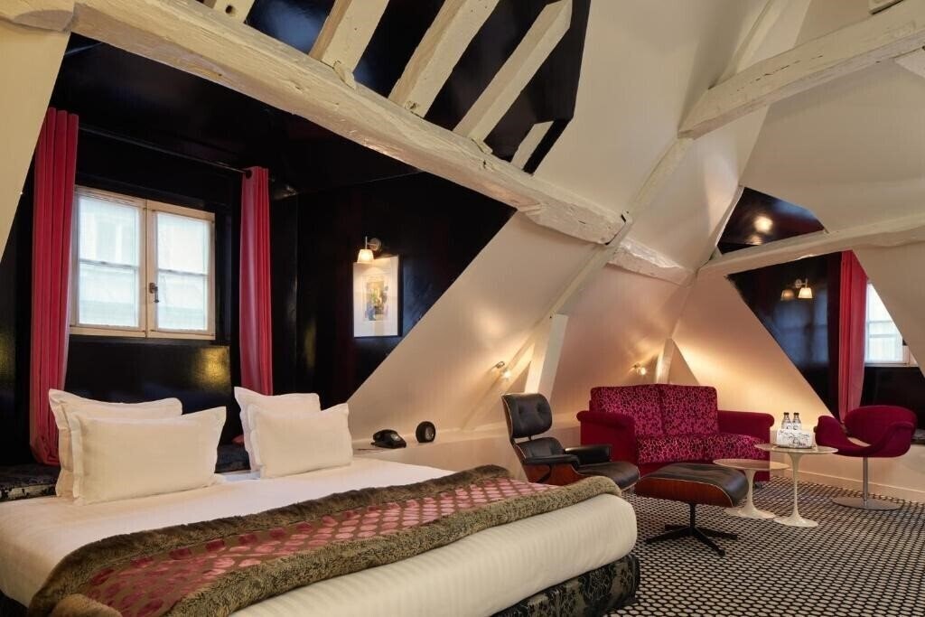 Фото Hotel Du Petit Moulin 4*