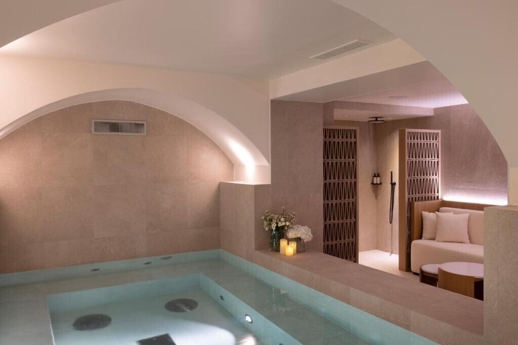 Отель Toujours Paris 4*