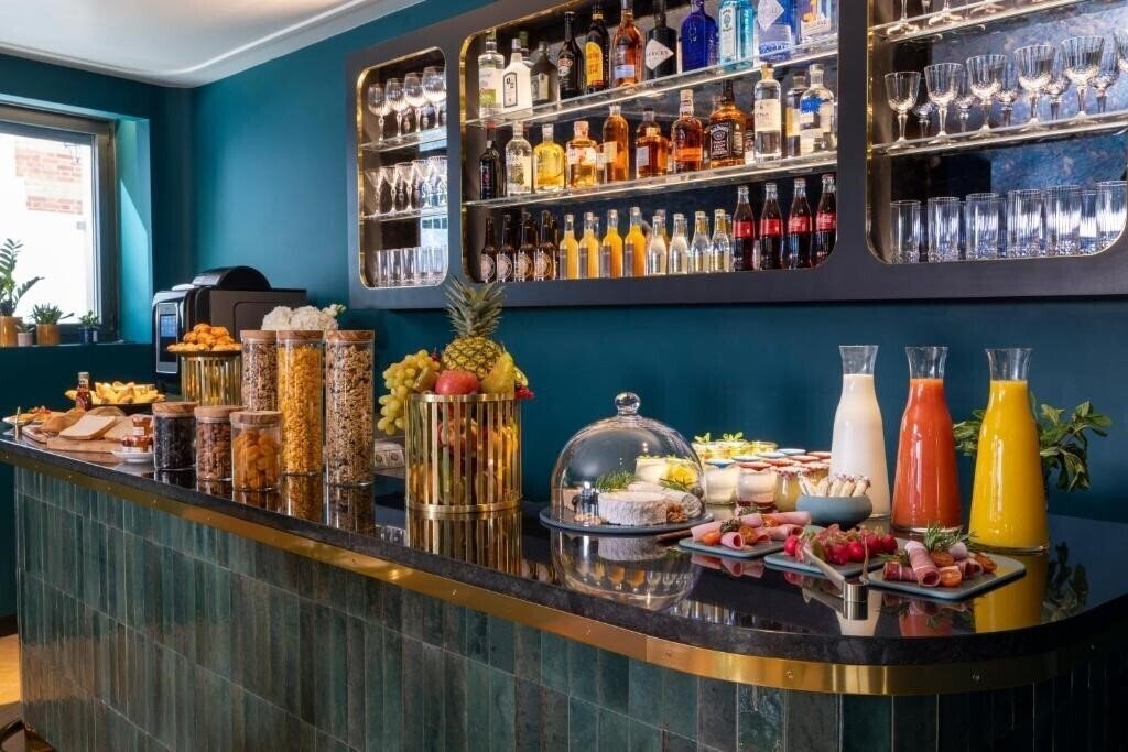 Картинка Toujours Paris 4*