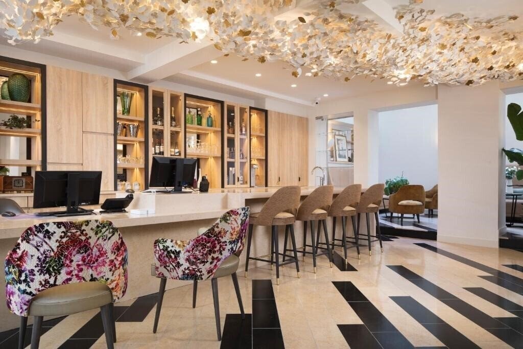 Фото Hotel Des Champs-Elysees 4*