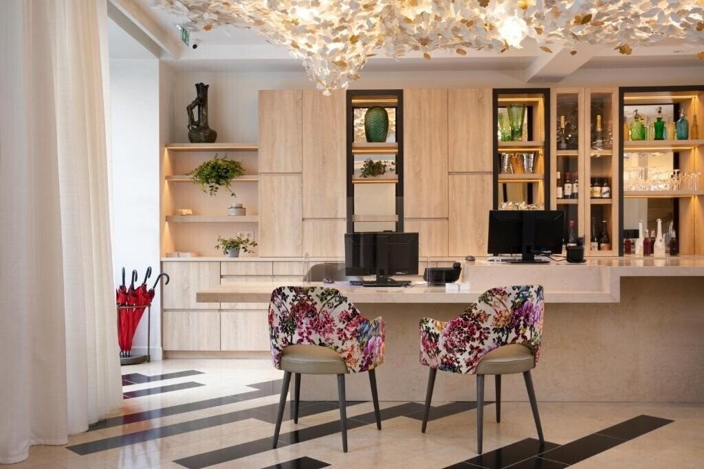 Изображение Hotel Des Champs-Elysees 4*