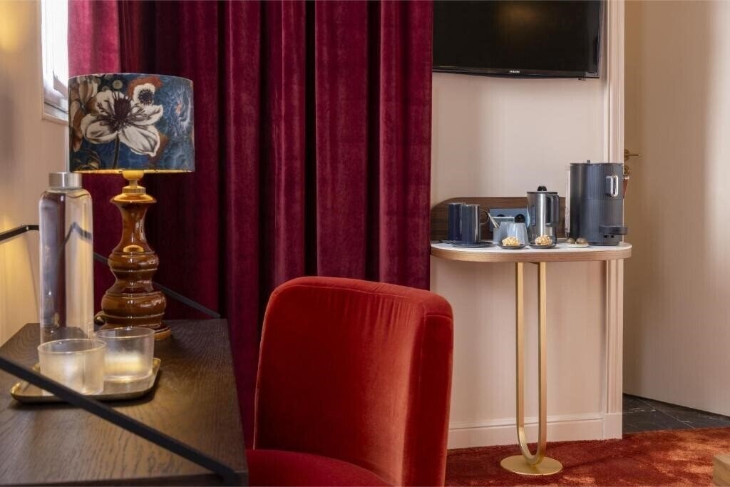 Картинка Hotel L de Lutece 4*