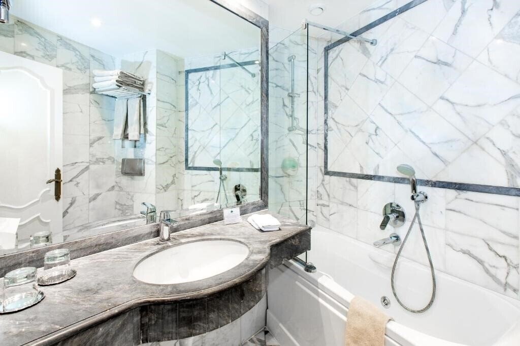Фотография Hotel Eiffel Trocadero 4*