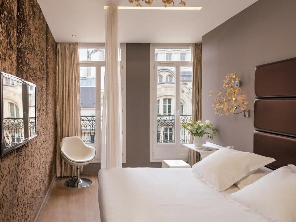 Отель Legend Hotel 4*