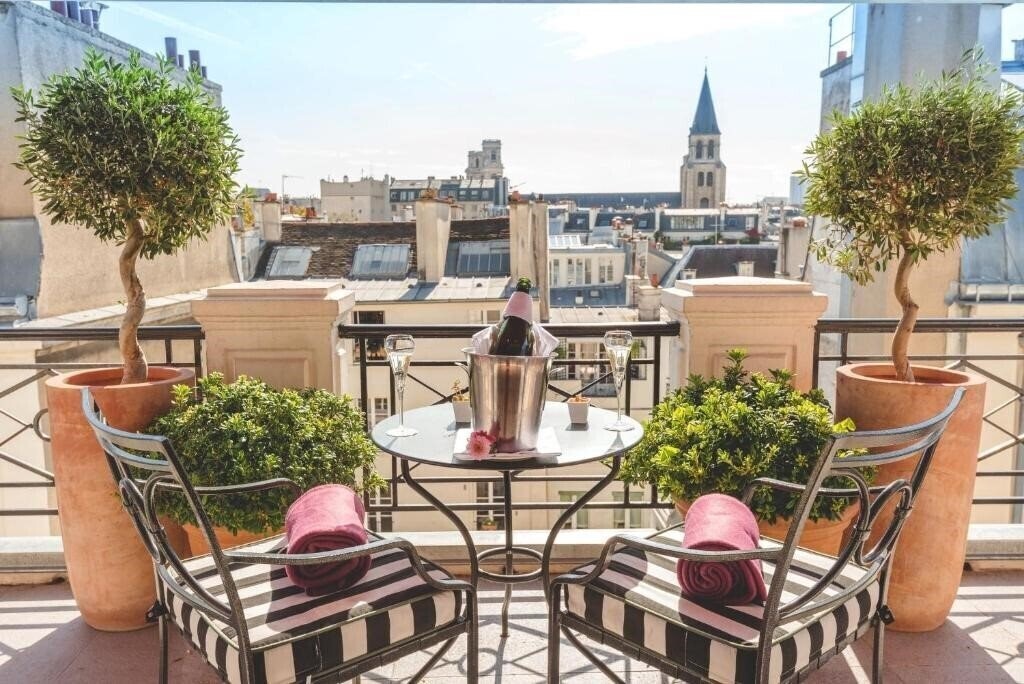 Готель L'Hotel 5*
