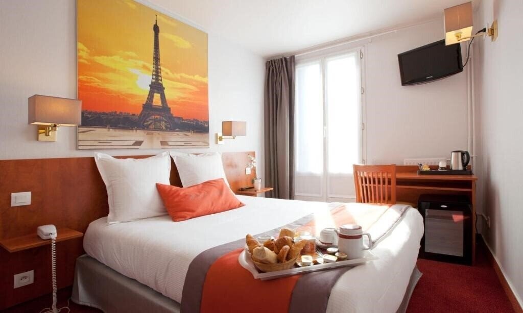 Отель Hotel Alyss Saphir Cambronne Eiffel 3*