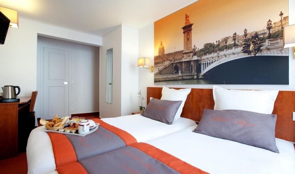 Фото Hotel Alyss Saphir Cambronne Eiffel 3*