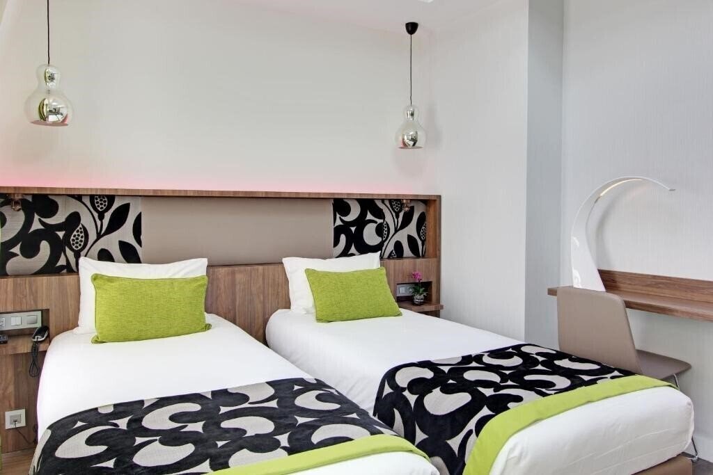Фото Hotel Alhambra 3*