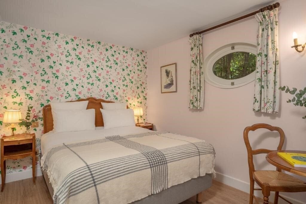 Фото Hotel Des Grandes Ecoles 3*