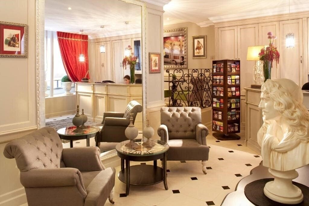 Отель Hotel Des Comedies 3*
