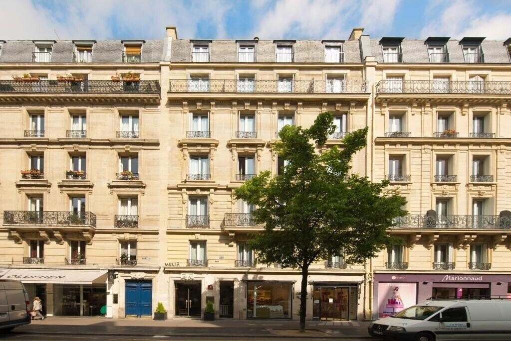 Готель Melia Paris Champs Elysees 4*
