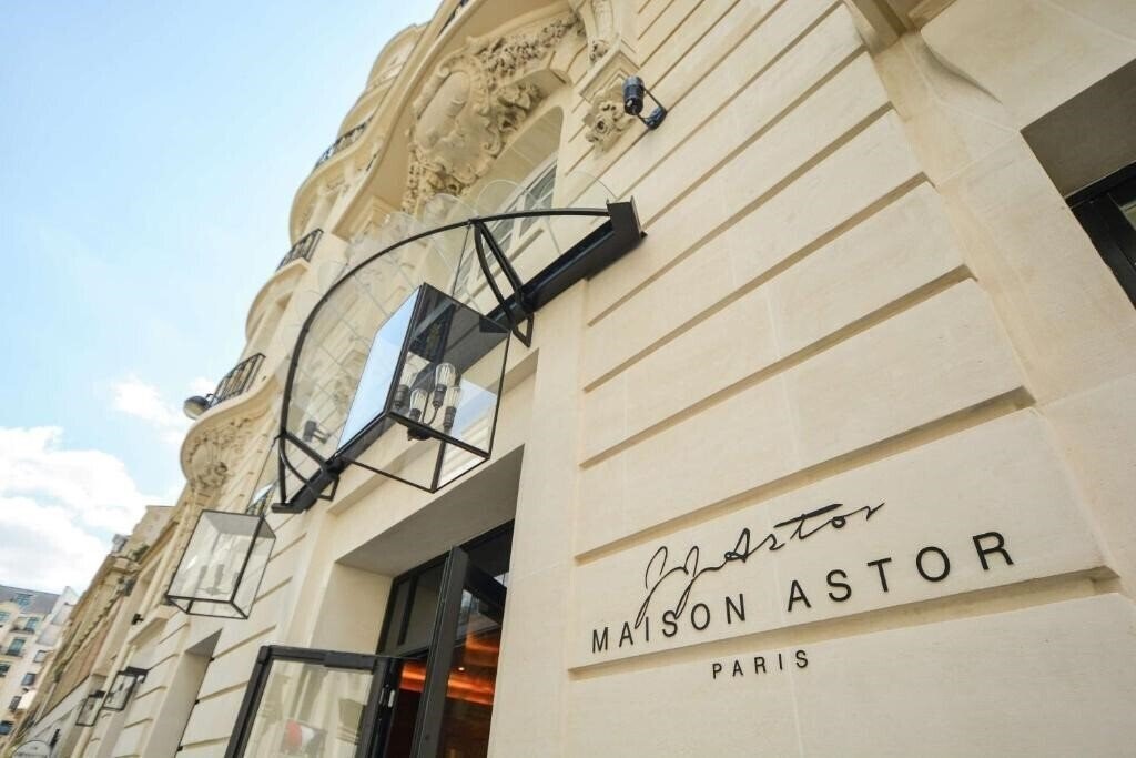 Готель Maison Astor Paris, Curio Collection by Hilton 4*