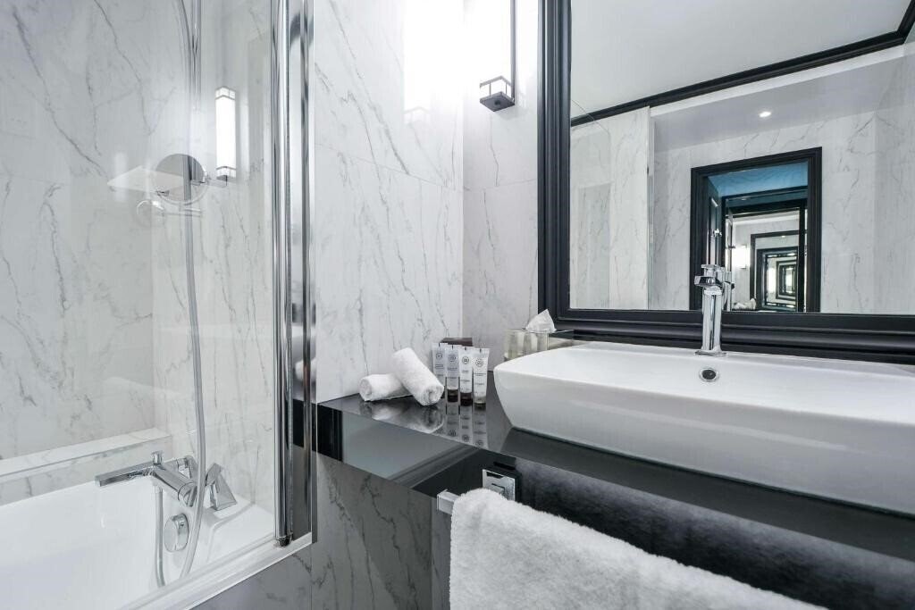 Фотографія Maison Astor Paris, Curio Collection by Hilton 4*