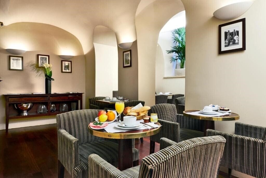Изображение Golden Tulip Washington Opera 4*