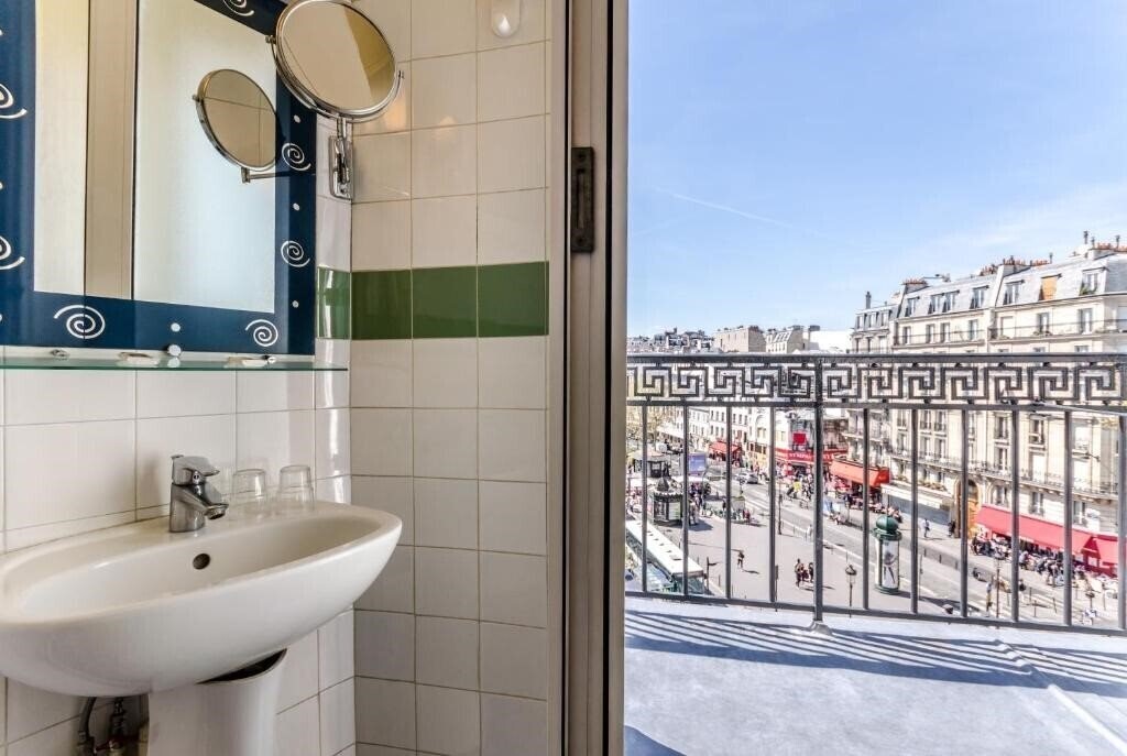 Фотография Avenir Montmartre 2*