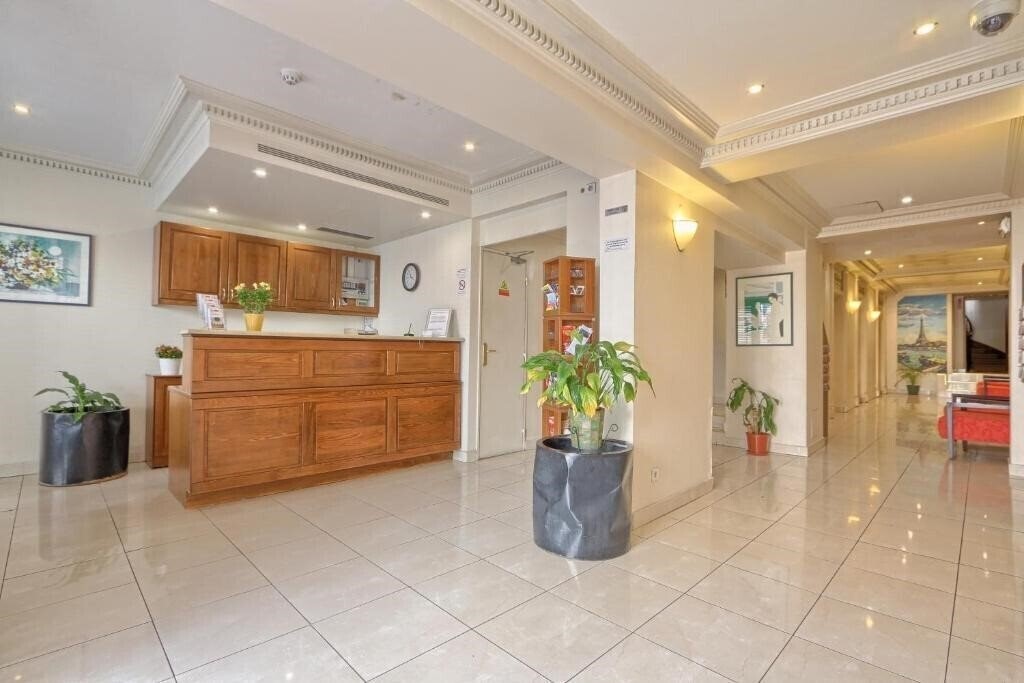 Фотография 121 Paris Hotel 3*