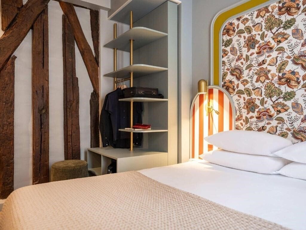 Готель Mercure Paris Notre Dame Saint Germain des Pres 4*