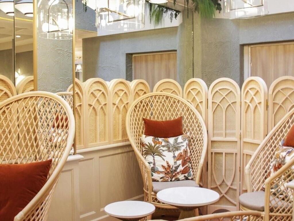 Фото Mercure Paris Notre Dame Saint Germain des Pres 4*