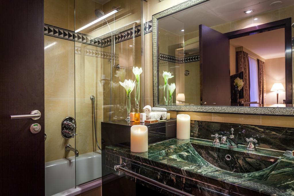 Картинка Hotel Du Collectionneur Arc De Triomphe 5*