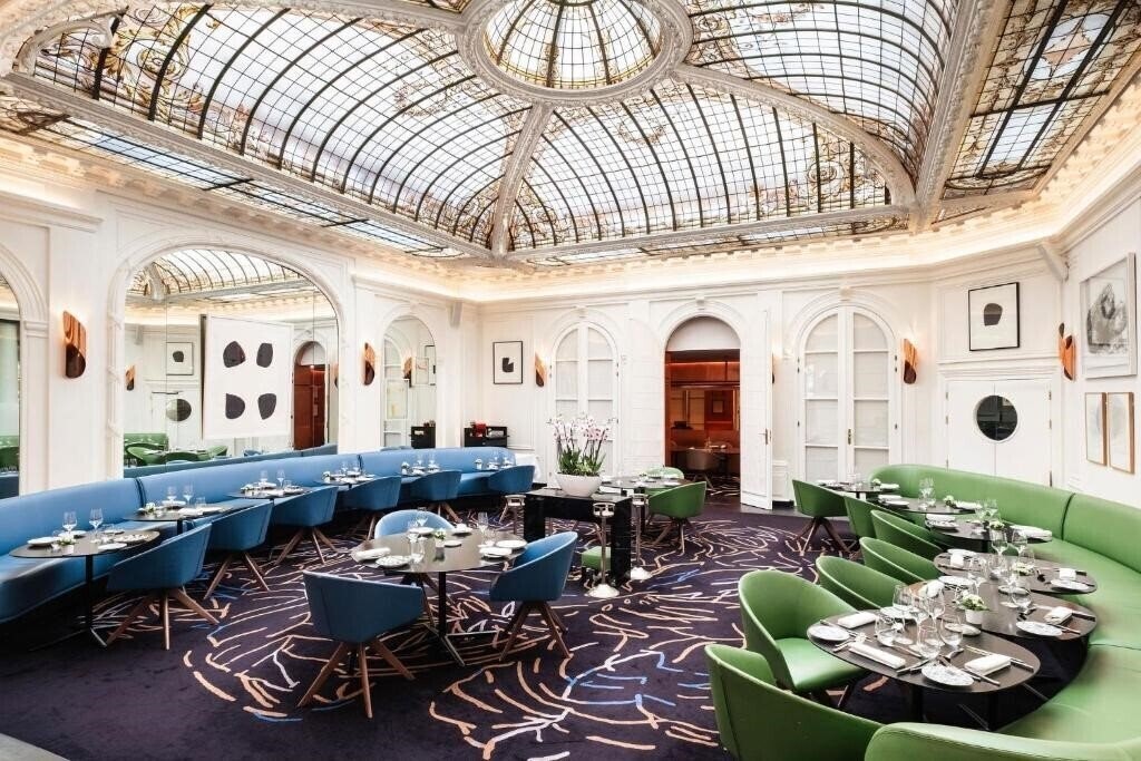 Готель Vernet 5*