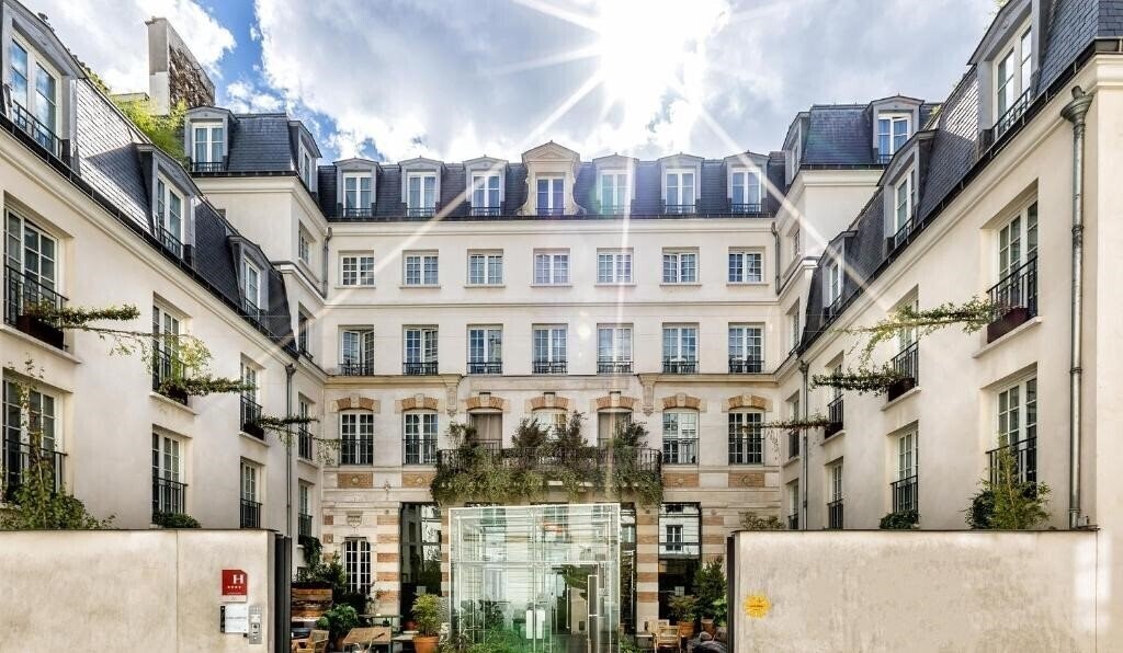 Готель Kube Hotel 4*