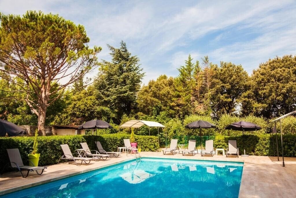 Отель Le Petit Manoir 3*