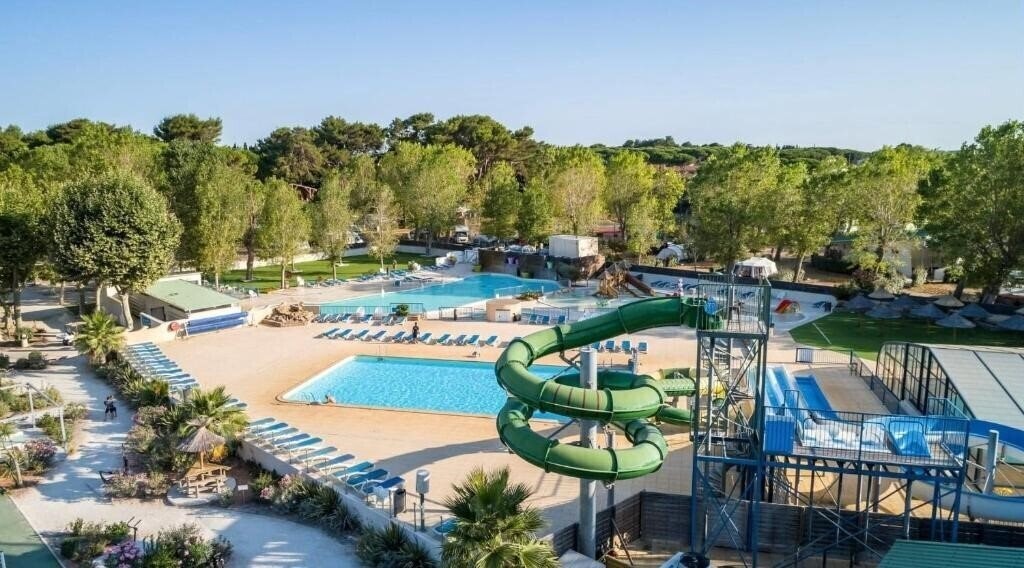 Отель Camping Domaine La Yole 5*
