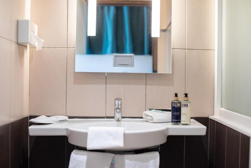 Картинка Logis Hotel Hostellerie Saint Vincent 3*