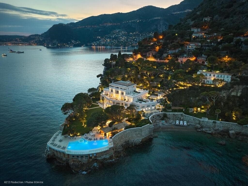 Готель Cap Estel 5*