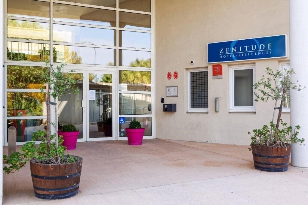 Изображение Comfort Aparthotel Six Fours (ex. Comfort Aparthotel Six-Fours) 3*