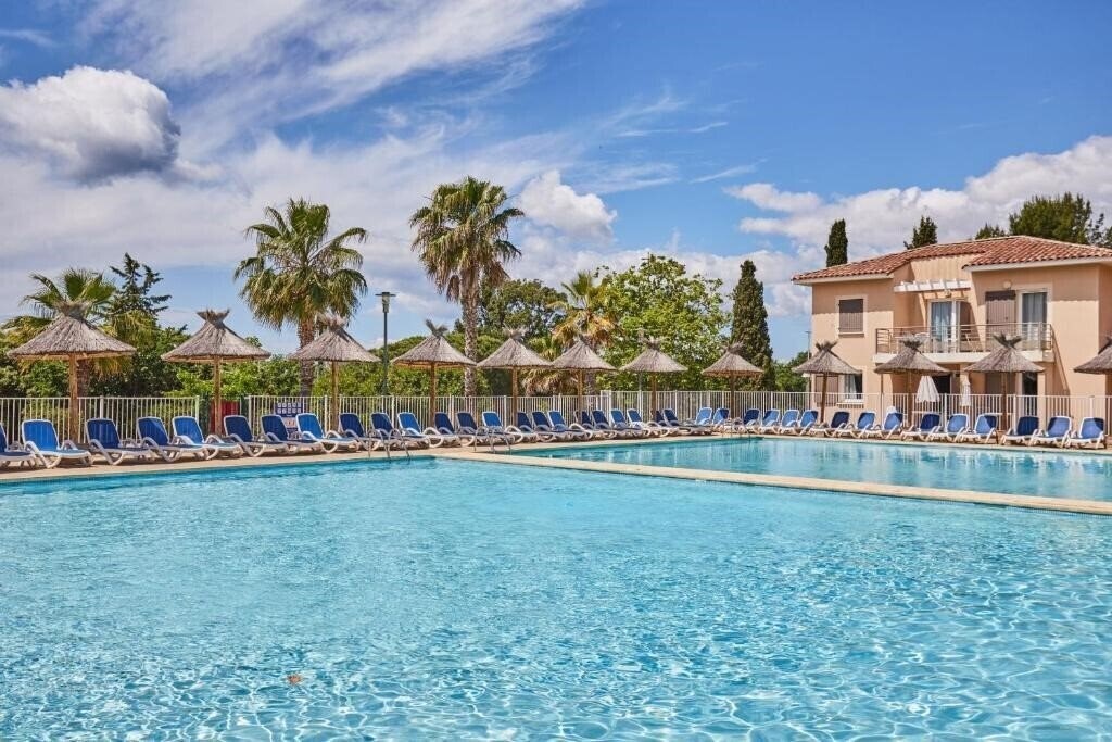 Отель Residence Odalys Reference Les Oceanides 3*