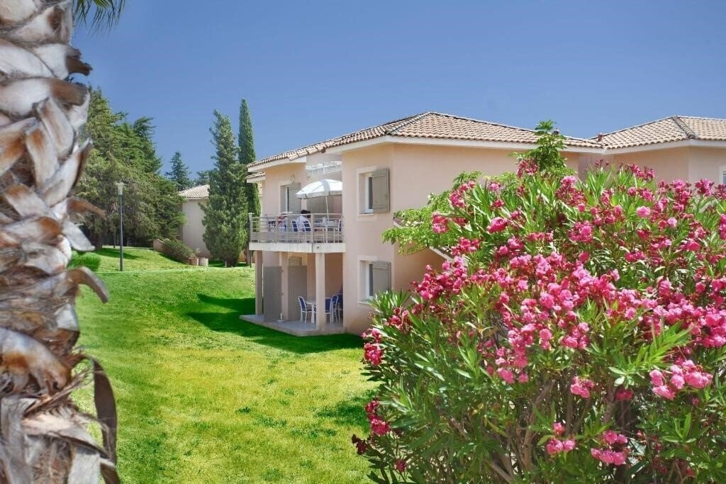 Готель Residence Odalys Reference Les Oceanides 3*