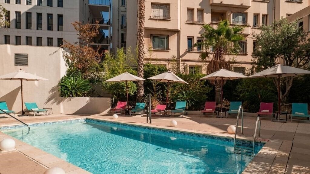 Готель Holiday Inn Toulon City Centre, an IHG Hotel 4*
