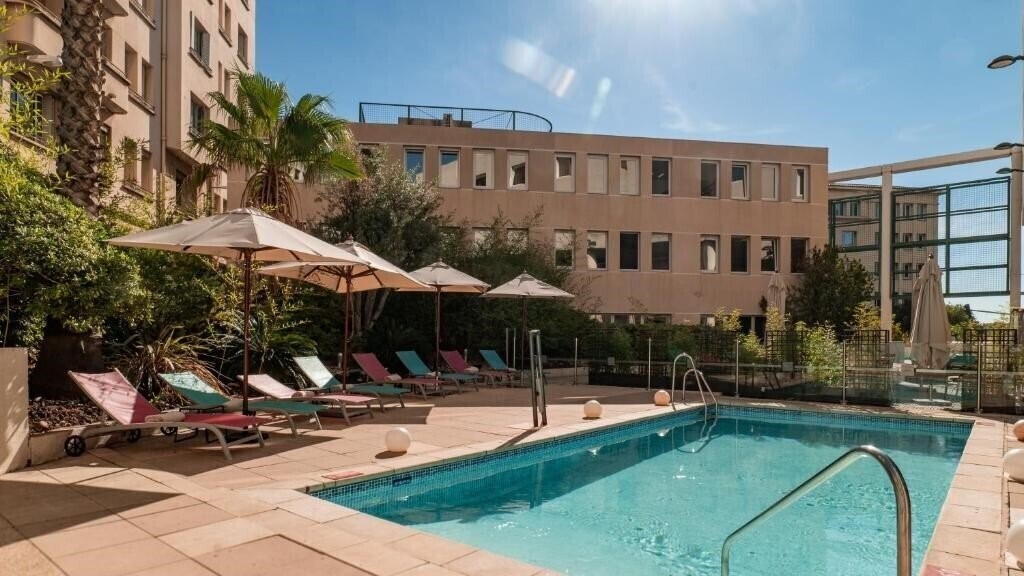 Фотографія Holiday Inn Toulon City Centre, an IHG Hotel 4*