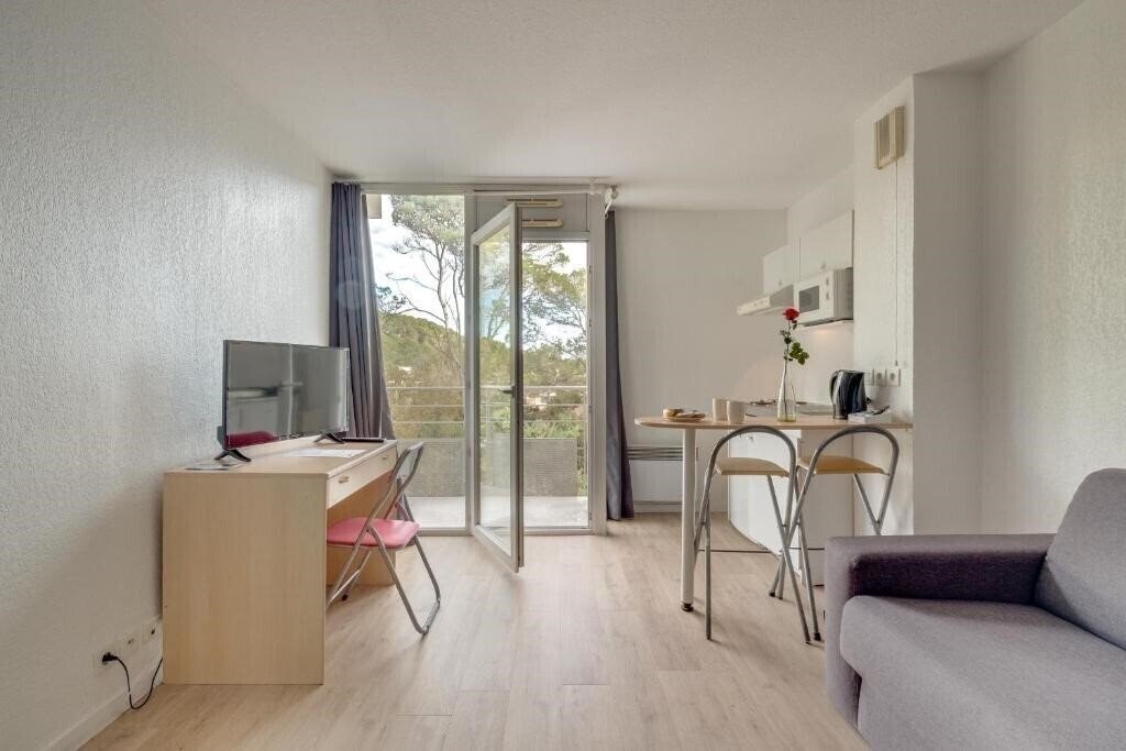 Картинка City Residence Sophia Antipolis 3*