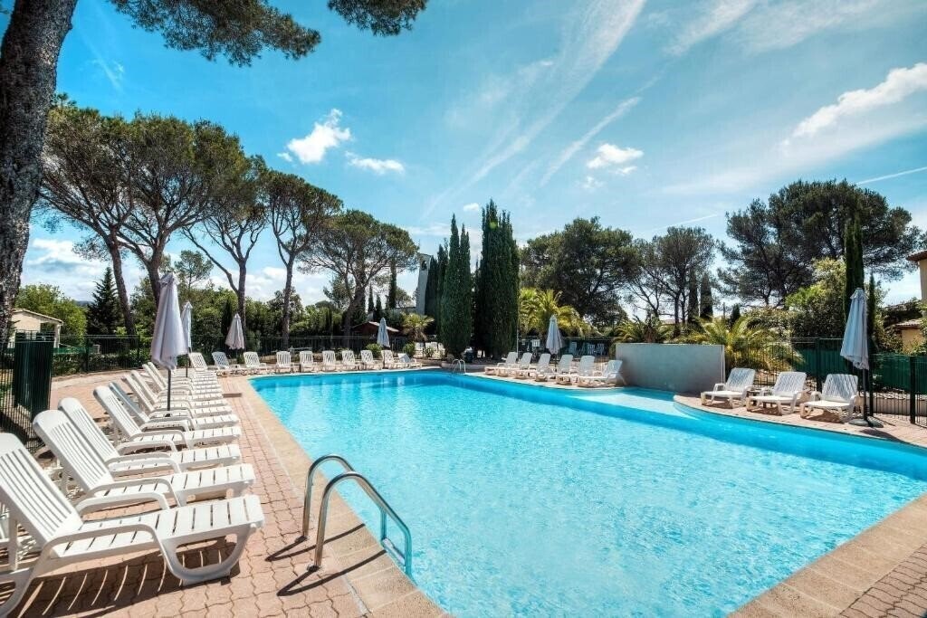 Отель Comfort Aparthotel Frejus La Tour de Mare 3*