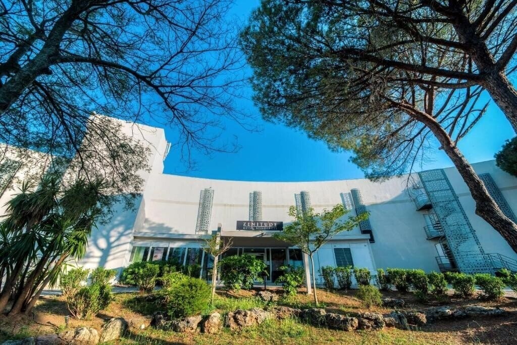 Фото Comfort Aparthotel Frejus La Tour de Mare 3*