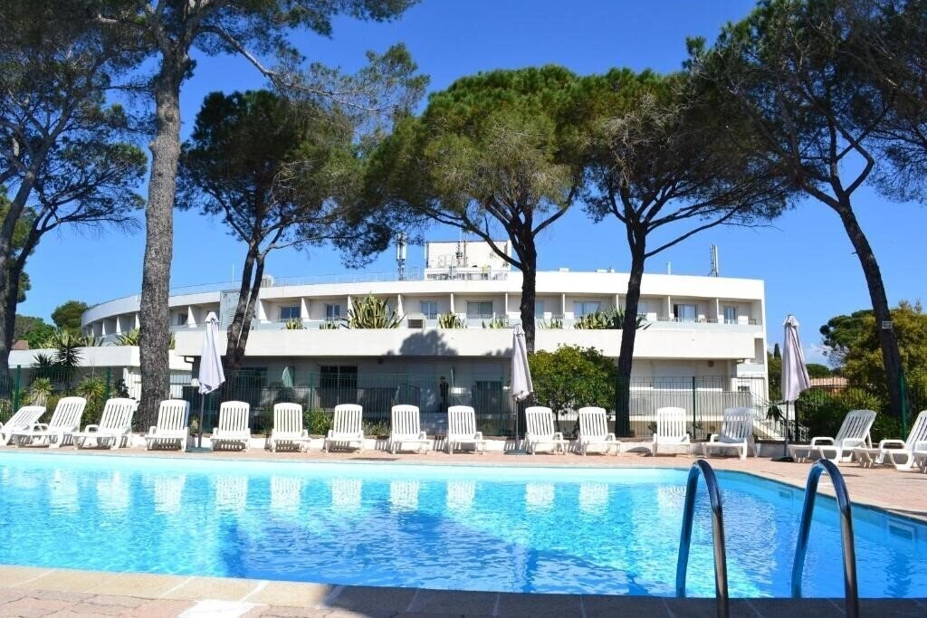Отель Comfort Aparthotel Frejus La Tour de Mare (ex. Zenitude Hotel Residence La Tour de Mare) 3*